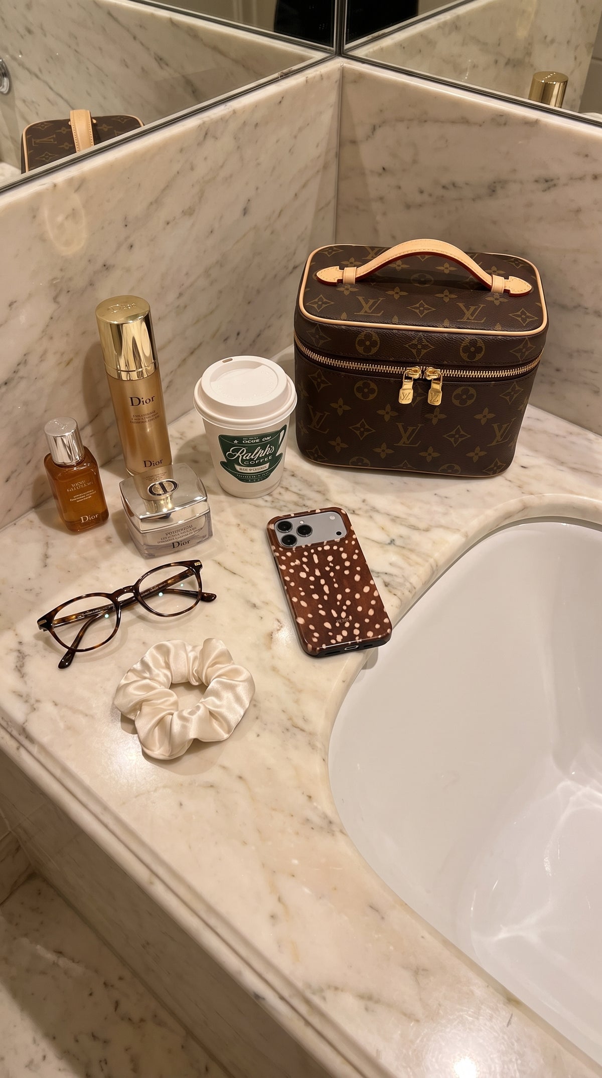 Bambi mobilcover med stilrent design