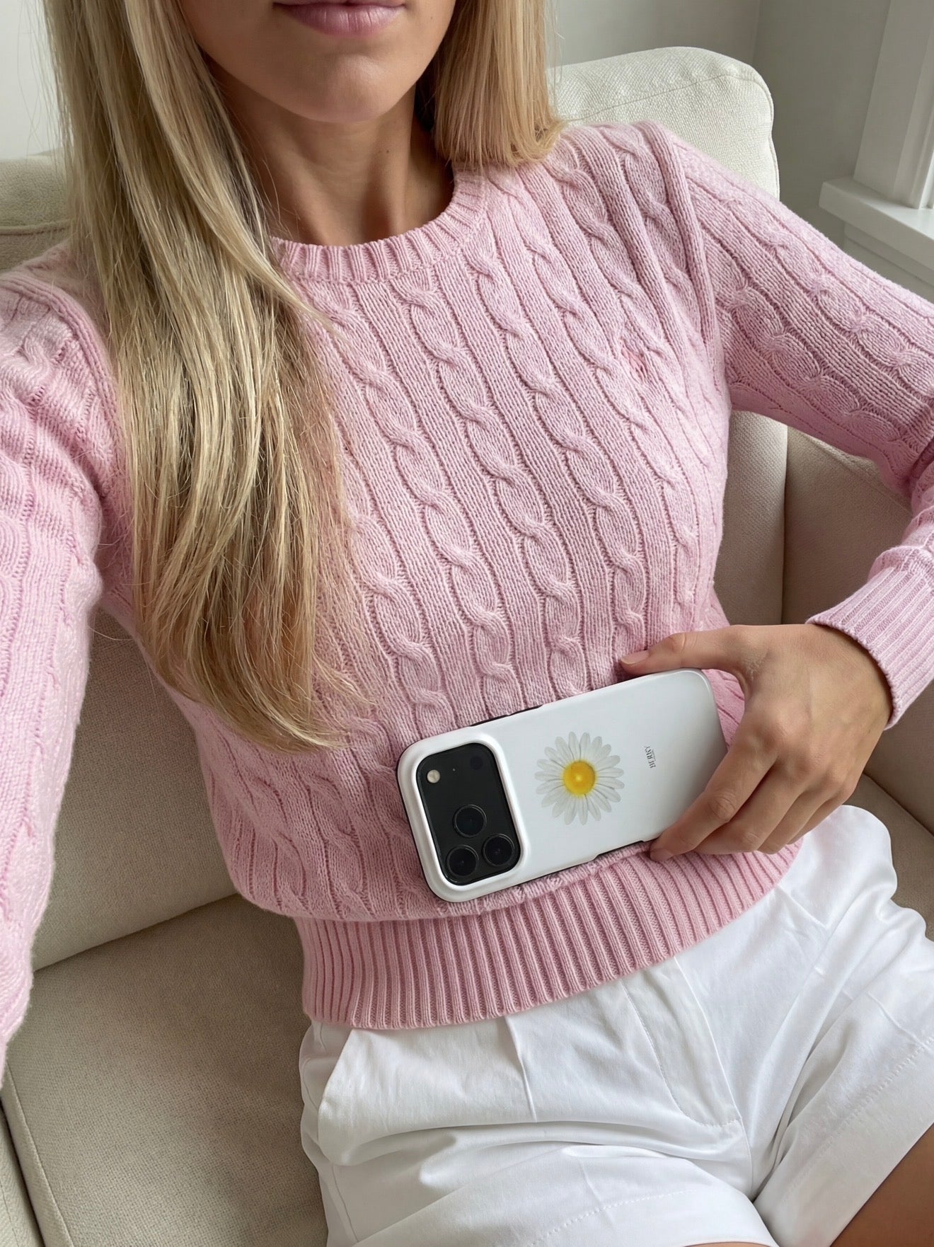 Daisy Clean MagSafe iPhone Case